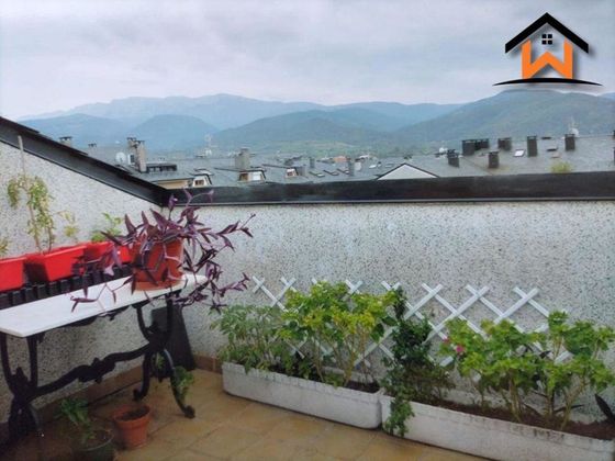 Foto 1 de Pis en venda a Seu d´Urgell, la de 3 habitacions amb terrassa i garatge