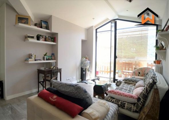 Foto 2 de Ático en venta en Escaldes, les de 2 habitaciones con terraza y calefacción