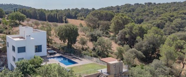 Foto 2 de Chalet en venta en Residencial Begur - Esclanyà de 5 habitaciones con terraza y piscina