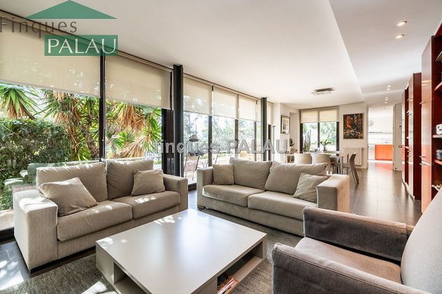 Foto 2 de Xalet en venda a Ciutat Diagonal - La Miranda - La Mallola de 10 habitacions amb terrassa i piscina