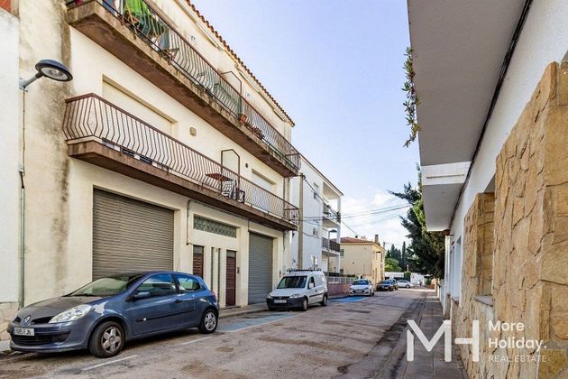 Foto 1 de Piso en venta en Llançà de 3 habitaciones con terraza y balcón