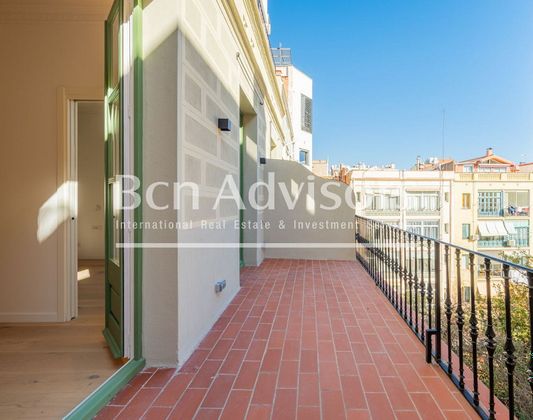 Foto 1 de Àtic en venda a La Dreta de l'Eixample de 2 habitacions amb terrassa i balcó
