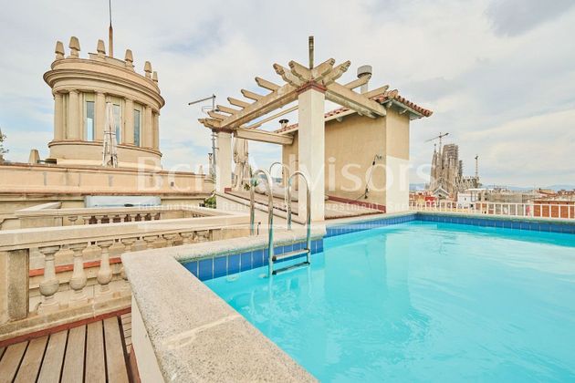 Foto 2 de Ático en venta en La Dreta de l'Eixample de 5 habitaciones con terraza y piscina