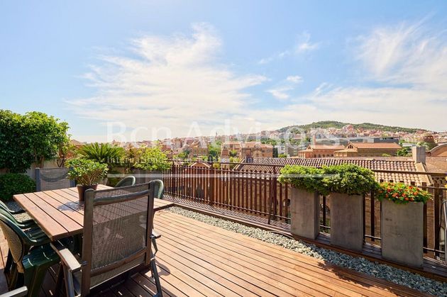 Foto 1 de Àtic en venda a La Sagrada Família de 5 habitacions amb terrassa i aire acondicionat