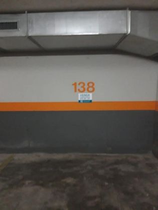 Foto 1 de Venta de garaje en avenida Santa Clotilde de 13 m²