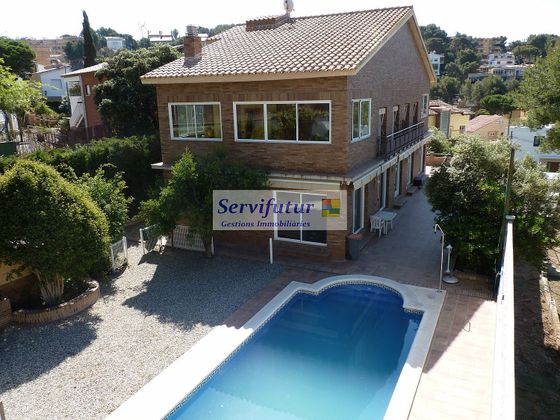 Foto 1 de Xalet en venda a El Poal de 8 habitacions amb terrassa i piscina