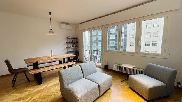 Foto 1 de Alquiler de piso en Sant Pere, Santa Caterina i la Ribera de 4 habitaciones con muebles y balcón