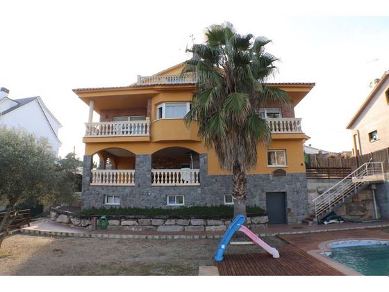 Foto 2 de Venta de casa en Caldes de Montbui de 4 habitaciones con terraza y piscina