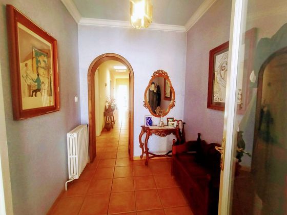 Foto 2 de Chalet en venta en Llagostera de 5 habitaciones con terraza y garaje