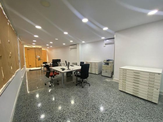 Foto 1 de Alquiler de local en Centre - Sant Boi de Llobregat con aire acondicionado