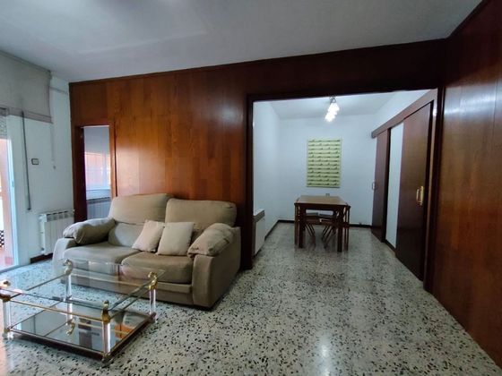 Foto 1 de Pis en venda a La Plana de 3 habitacions amb garatge i balcó