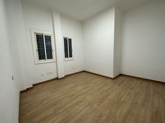 Foto 2 de Piso en venta en Centre - Cornellà de Llobregat de 1 habitación con ascensor