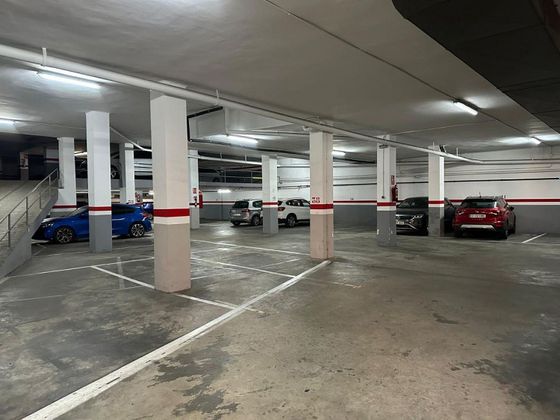 Foto 2 de Garaje en venta en Gavarra de 11 m²