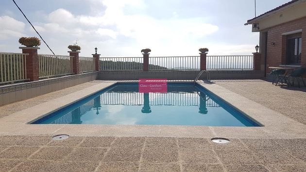 Foto 1 de Casa en venda a Font-Rubí de 7 habitacions amb terrassa i piscina