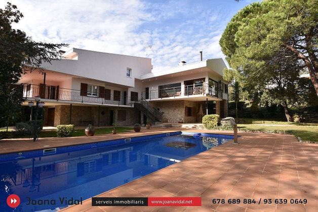 Foto 1 de Casa en venda a Begues de 9 habitacions amb terrassa i piscina