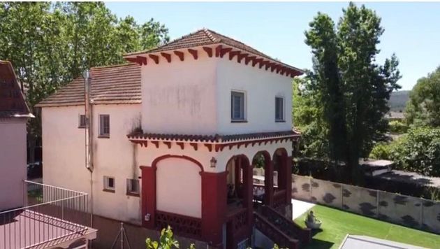 Foto 2 de Venta de casa en Begues de 5 habitaciones con piscina y balcón
