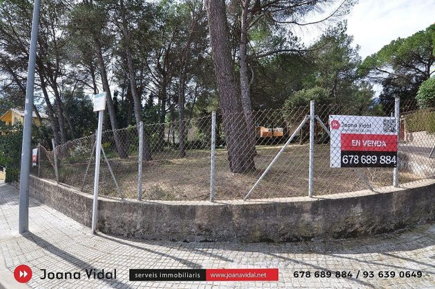 Foto 1 de Venta de terreno en Begues de 1000 m²