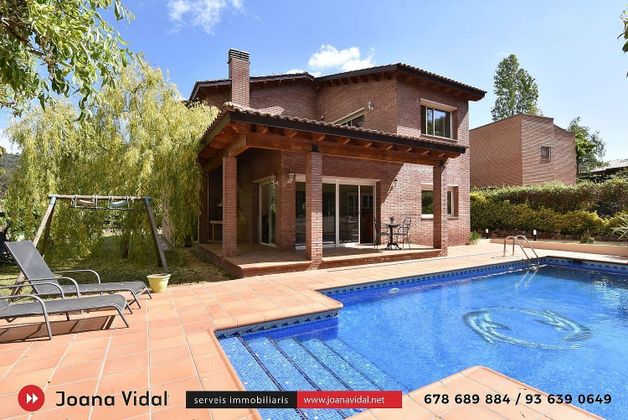 Foto 1 de Casa en venda a Begues de 4 habitacions amb terrassa i piscina