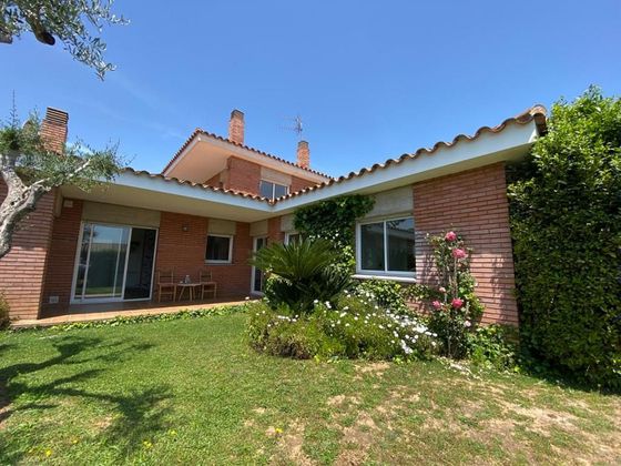 Foto 1 de Chalet en venta en Vall-Llobrega de 4 habitaciones con terraza y jardín