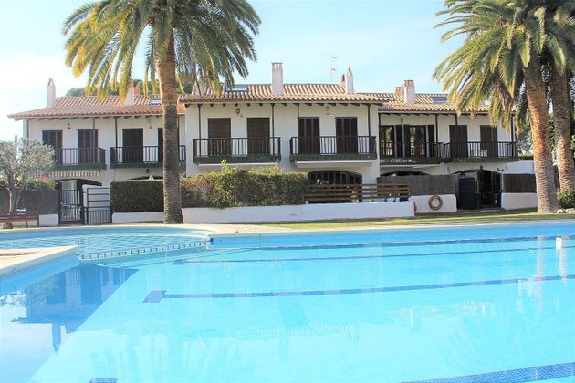 Foto 1 de Casa en venta en Can Girona - Terramar - Can Pei - Vinyet de 4 habitaciones con terraza y piscina