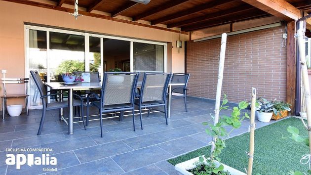 Foto 1 de Xalet en venda a Centre - Castellar del Vallès de 4 habitacions amb terrassa i piscina