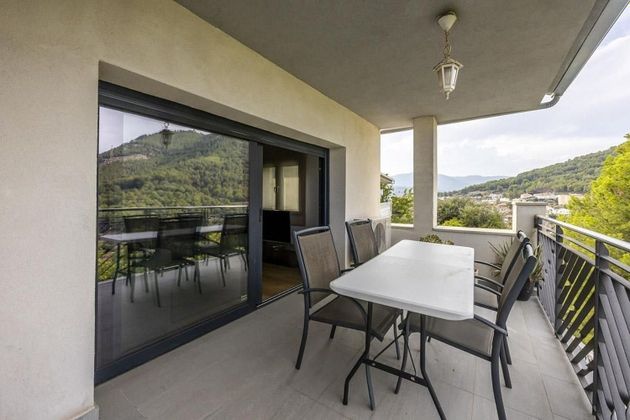 Foto 1 de Chalet en venta en Centre - Castellar del Vallès de 4 habitaciones con terraza y garaje
