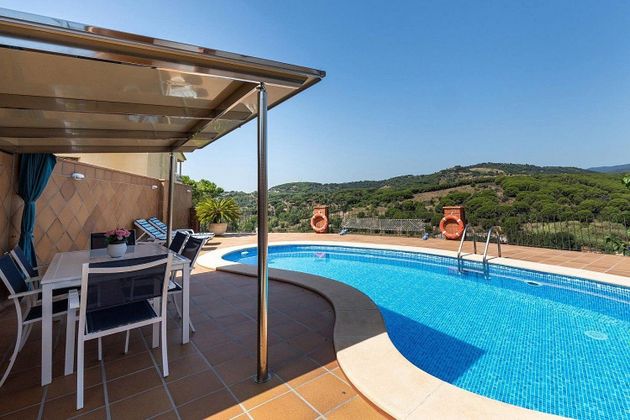 Foto 2 de Casa en venta en Calella de 4 habitaciones con terraza y piscina