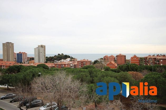 Foto 1 de Piso en venta en Montgat de 3 habitaciones con terraza y balcón