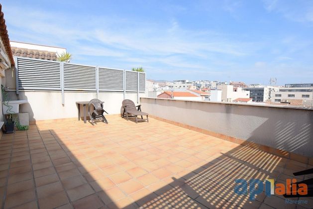 Foto 2 de Dúplex en venda a Eixample de 3 habitacions amb terrassa i balcó
