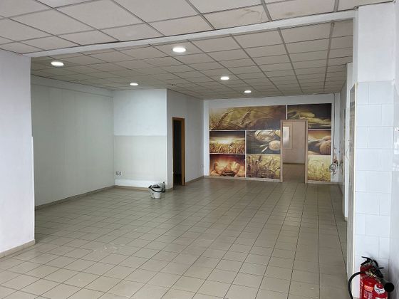 Foto 1 de Alquiler de local en calle De la Miranda de 125 m²