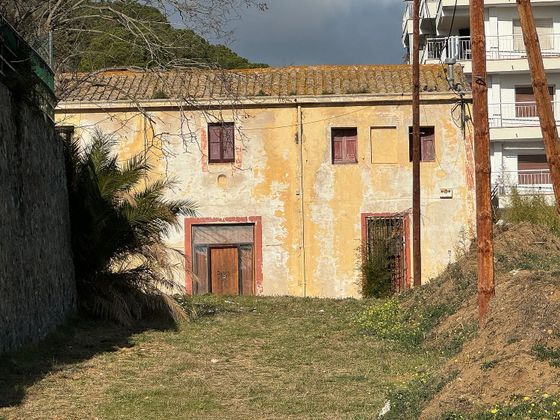 Foto 1 de Casa rural en venda a calle Puig de Popa de 5 habitacions amb terrassa i jardí
