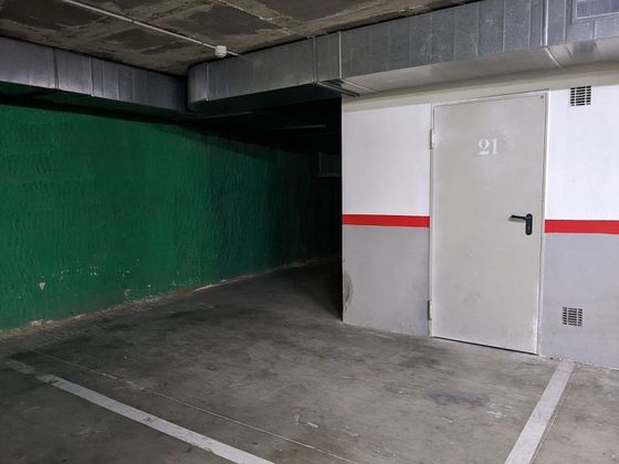 Foto 2 de Venta de garaje en calle De Corominas de 26 m²