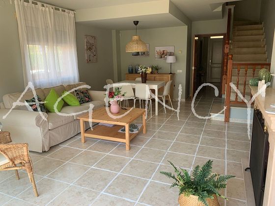 Foto 2 de Casa adossada en venda a Vilassar de Mar de 5 habitacions amb terrassa i jardí