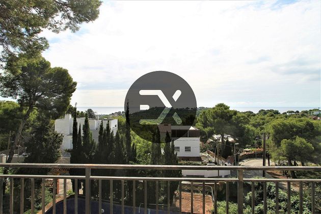 Foto 2 de Chalet en venta en Montmar de 4 habitaciones con terraza y piscina
