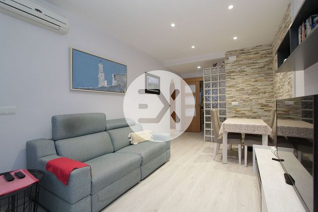 Foto 2 de Pis en venda a Montmar de 2 habitacions amb terrassa i piscina