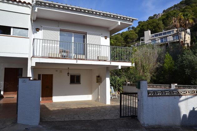 Foto 2 de Casa adossada en venda a calle Palangre de 4 habitacions amb terrassa i jardí