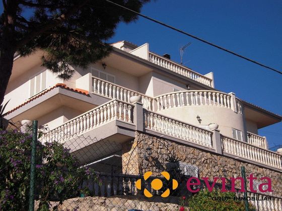 Foto 1 de Xalet en venda a Olesa de Bonesvalls de 8 habitacions amb terrassa i piscina