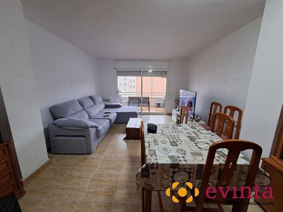 Foto 2 de Piso en venta en Vallirana de 3 habitaciones con balcón y aire acondicionado