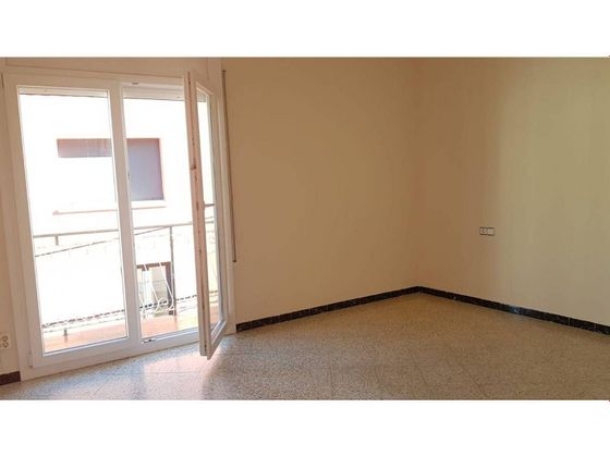 Foto 2 de Piso en alquiler en Sant Celoni de 3 habitaciones con terraza y balcón