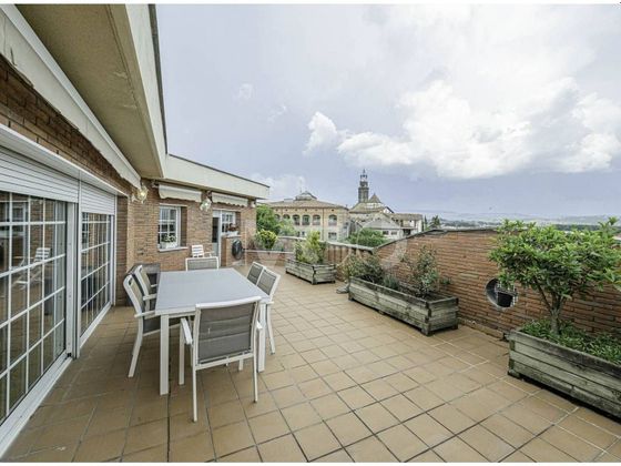 Foto 2 de Dúplex en venta en Manlleu de 5 habitaciones con terraza y garaje