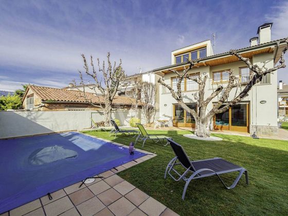 Foto 2 de Casa en venda a Gurb de 5 habitacions amb terrassa i piscina