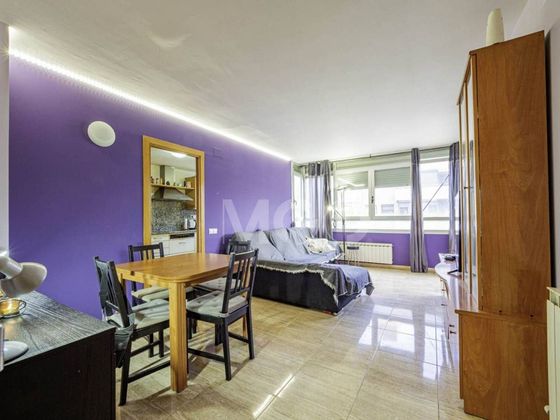 Foto 2 de Venta de piso en Estadi-Horta Vermella-Santa Anna de 3 habitaciones con garaje y balcón
