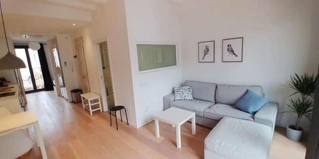 Foto 2 de Pis en venda a Vila de Gràcia de 1 habitació amb terrassa i aire acondicionat