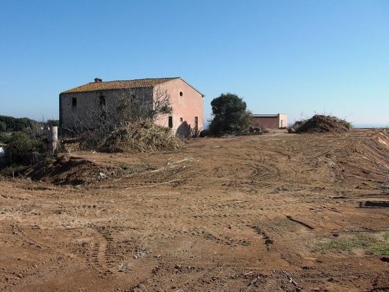 Foto 1 de Casa rural en venda a Sant Vicenç de Montalt de 6 habitacions amb jardí