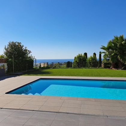 Foto 1 de Casa en venta en Sant Vicenç de Montalt de 6 habitaciones con terraza y piscina