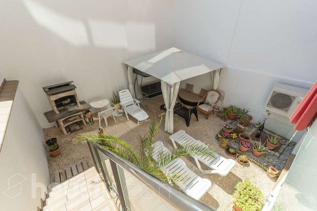 Foto 1 de Dúplex en venta en Poblenou de 3 habitaciones con terraza y aire acondicionado