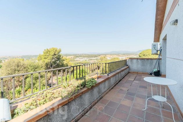 Foto 2 de Casa en venda a Llinars del Valles de 5 habitacions amb terrassa i jardí