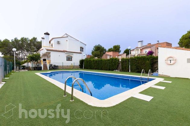 Foto 1 de Venta de casa en Casalot de 3 habitaciones con terraza y piscina