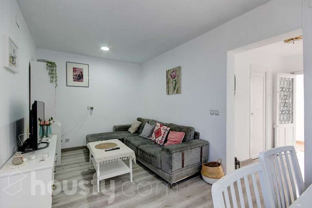 Foto 1 de Casa en venta en Sant Vicenç dels Horts de 4 habitaciones con terraza y aire acondicionado