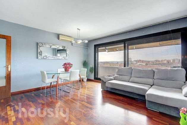 Foto 2 de Pis en venda a Can Feu - Can Gambús - Hostafrancs de 4 habitacions amb garatge i balcó